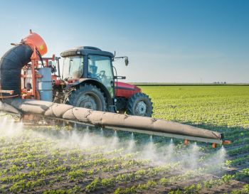 Produto químico mais importado: entenda sobre os defensivos agrícolas